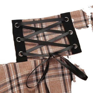Vêtements uniques pour femmes, kilt écossais traditionnel des Highlands, design personnalisé, tartan, mode, kilt utilitaire avec matériau plastique - Product Image 3