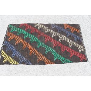 Tapis Kilim vintage, tapis turc de 2,8 x 4,9 pieds, tapis oriental en laine noire - Product Image 3