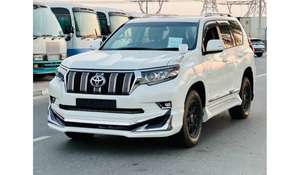 YOTA PRADO GCC 2022 d'occasion, berline 2020, transmission intégrale, sièges en cuir, éclairage halogène, caméra 360°, toit ouvrant panoramique, écran tactile - Product Image 2