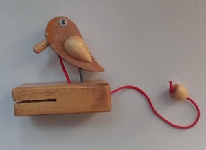 Mejor calidad Madera Vintage decoración hecha a mano Acacia madera pájaro aldaba niño Noisemaker técnica pulida - Product Image 4