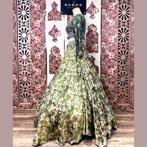 Colección Exclusiva de Lehenga Choli Estampado de Diseño Bollywood con Bordado Zari y Lentejuelas, para Bodas y Fiestas - Product Image 5