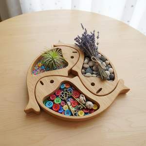 Plateau en bois en forme de poisson, bois naturel poli et assaisonné, décoration polyvalente, idéal pour les cadeaux, article de service à vendre pour usage domestique - Product Image 4