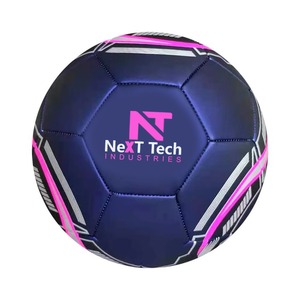 Tech Industries Ballon d'entraînement de football Matériau PU à des fins d'entraînement avec un design personnalisé et un logo personnalisé - Product Image 1