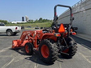 รถแทรกเตอร์คูโบต้า L3302 HST 4WD ดีเซล เกียร์อัตโนมัติ พร้อมที่ตักดิน สำหรับใช้งานในฟาร์ม ขาย - Product Image 5