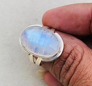 Bague en argent pierre de lune naturelle Pierre de lune Pierre précieuse Bague en argent Bague faite à la main Belle pierre précieuse - Product Image 3