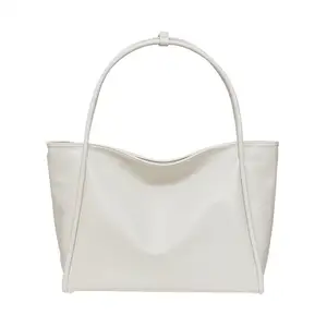 Producto de cuero coreano [YEOMIM] DAPPER BAG (CREAM) de Lotte Duty Free