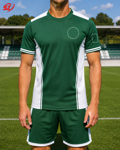 Camiseta de Fútbol Personalizada Verde Blanca con Sublimación, Nombre del Equipo y Número Impresos, 100% Poliéster, Uniforme de Fútbol al por Mayor OEM - Product Image 6