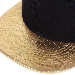 Casquette de baseball OEM Sporty Vintage à 5 panneaux Snapback en tissu de flanelle avec bord plat doré et arcs de style Hip Hop - Product Image 2