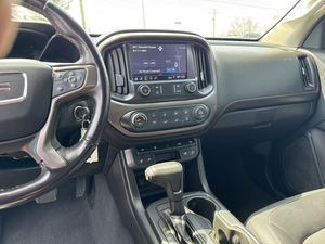CLEAN 2019G-Can_y_on All Te_rrain Crew Cab 4WD con cuero - Product Image 2