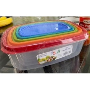 Juego de 5 Recipientes de Plástico con Tapas para Almacenar Alimentos en el Refrigerador - Product Image 1