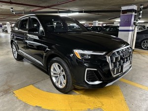 รถ SUV ปี 2016-2026 รุ่น Q7 หลายสี 7 ที่นั่ง ภายในหุ้มหนัง ไฟหน้า LED เกียร์อัตโนมัติ หลังคาพาโนรามา ยาง R21 - Product Image 1