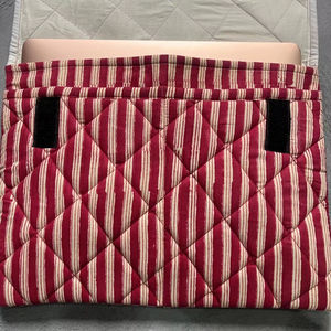 Vente en gros Sac d'ordinateur pelucheux beige matelassé Housse pour ordinateur portable matelassé 15 pouces Housse de transport matelassée Housse pour ordinateur portable pour femmes - Product Image 6