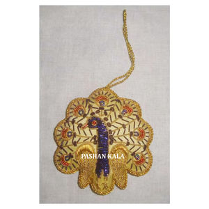 Más Popular hecho a mano dorado Zari bordado y trabajo con cuentas forma de pavo real para el hogar y la decoración del árbol de Navidad adornos - Product Image 1