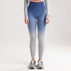 กางเกงเลกกิ้งไร้ตะเข็บเอวสูง Spectrum Stride (สีกรมท่า) คุณสมบัติยกกระชับ ระบายอากาศได้ดี ผลิตจากผ้าสแปนเด็กซ์/ไนลอน ลายเสือดาว ช่วงข้อเท้า เหมาะสำหรับฟิตเนสและโยคะ - Product Image 1