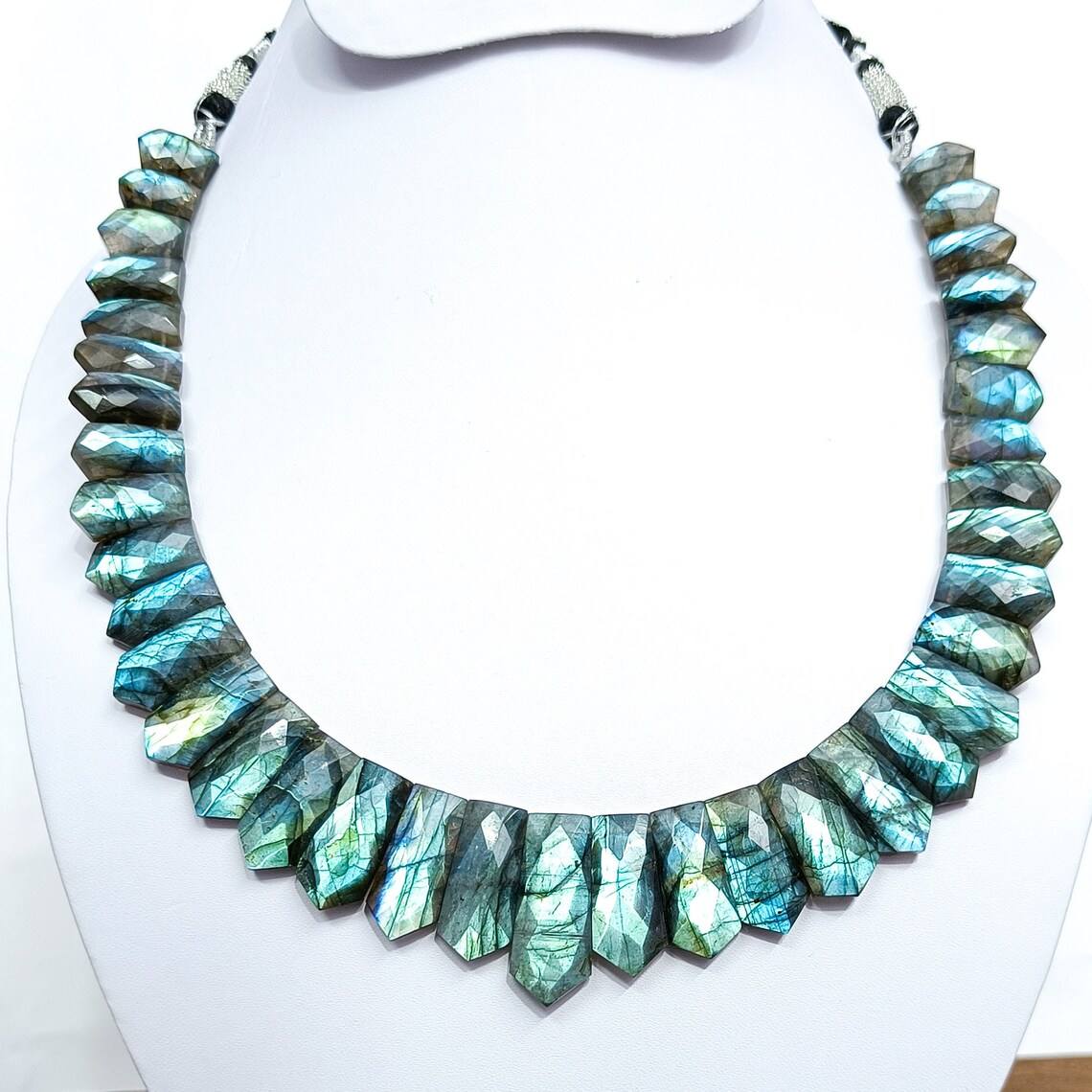 เช่นเดียวกับภาพ