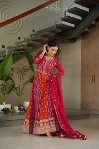 Presentamos el Nuevo Salwar Kameez Moderno con Bordado de Lentejuelas en Tela Georgette Pesada con Dupatta para Fiestas - Product Image 5