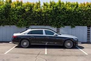 รถยนต์เมอร์เซเดส-เบนซ์ เมย์บัค เอส 580 4MATIC ปี 2023 รุ่นซีดาน พร้อมหลังคาซันรูฟแบบพาโนรามา กล้องมองหลัง 360 องศา เบาะหนัง เกียร์อัตโนมัติ - Product Image 2