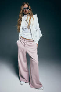 Joggers de entrenamiento rosa claro personalizados para mujer, a la moda, con estilo, peso pesado, dobladillo elástico de invierno, diseño frontal plano - Product Image 4