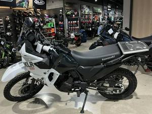 Super soldes Kawasaki KLR 650 652cc monocylindre, boîte de vitesses 6 vitesses, parfaites pour la route et le tout-terrain, motos prêtes à l'exportation dans le monde entier - Product Image 5