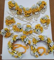 Ensemble de bijoux de mariée indiens en gros, fleurs artificielles, perles, Jhumka, bracelets, accessoires de mariage Haldi Mehendi pour femmes et jeunes filles