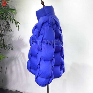 Moda High Streetwear Custom Plus Oversized 3D Weave Plaid acolchado Bubble Puffer Down Jacket - Product Image 4