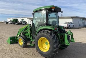 Tracteur utilitaire compact John Deer 2025R abordable avec une productivité élevée et de fortes performances - Product Image 3