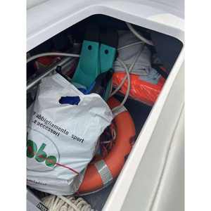 Ranieri Shadow 22, bateau à coque rigide d'occasion de qualité supérieure avec moteur de 200 CV - Product Image 2