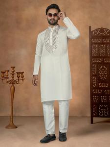 Dhwaja Export - Ensemble Kurta Pajama Traditionnel en Soie Pure Noire Premium, Sans Plis, avec Ensemble Assorti Père et Fils - Product Image 1
