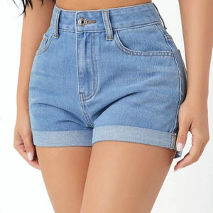 Short en denim deux tons pour femmes Short en jean vierge personnalisé OEM Short en jean de bonne qualité Short en denim respirant à la mode - Product Image 1