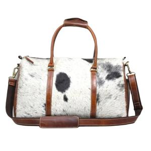 Bolsa de Viaje de Fin de Semana de Cuero Ecológico de Moda Premium, Elegante, Duradera, Espaciosa, Compañera de Viaje Unisex, Diseño de Lujo Hecho a Mano - Product Image 1