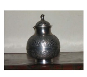 Urnes de crémation de cendres humaines faites à la main Design unique élégant pour fournitures funéraires urnes en métal au prix de gros nouveau souvenir - Product Image 1