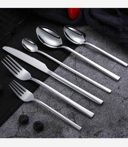 Ensemble de couverts de cuisine design avec emballage premium pour les cadeaux disponibles chez Designer Collection à prix de vente - Product Image 6