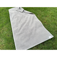 100% Baumwolle Sport Fitness Yoga Handtuch mit Befestigung für die Bank, Weiches Saugfähiges Schweißtuch 50x100 cm mit Reißverschlusstasche