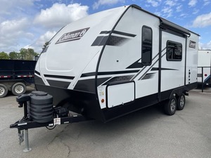 Coleman Light 1805RB High Country Usado, Modelo 2024, con Alto Rendimiento y Comodidades, Disponible para la Venta - Product Image 3