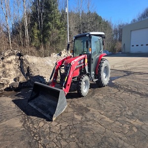 Tractor compacto Massey Ferguson 1835M, diseño de ingeniería de calidad superior con fácil operación y entrega rápida - Product Image 1