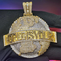 Pendentif Globe Iced Out World Is Yours en or et argent Bijoux Hip Hop pour homme