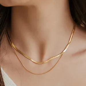 Minimalistischer Schmuck Mutter Edelstahl doppelschichtete Herringbone-Halsband Damen 18k Gold plattiert Schlangenkette-Halsband