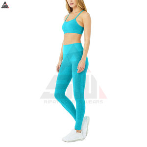 Ensemble de yoga pour femmes de haute qualité, grande taille, logo frontal, léger, séchage rapide, respirant, en élasthanne/polyester, fabriqué au Pakistan, uni - Product Image 4