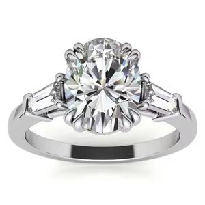 Bague de fiançailles trilogie en diamant taillé ovale en or jaune 14 carats pour fêtes d'anniversaire romantiques bijoux fins - Product Image 3