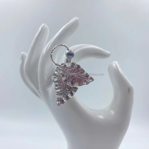 El mejor precio para los anillos de moda de piedras preciosas de plata con detalles intrincados para mujer Elegancia atemporal para cada ocasión, incluidas las fiestas - Product Image 1