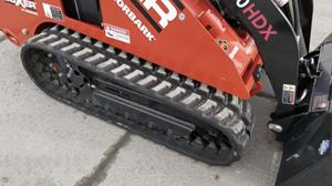 Mini chargeuse compacte Boxer 700HDX de type chenille avec chargeur frontal et tracteur Caractéristiques du moteur et composants du noyau du moteur - Product Image 6