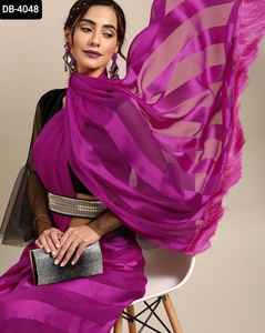 La última blusa elegante de seda Bangloriy de moda con diseño de Patta de seda satinada Vetless Georgette Saree para fiesta Fancy Zalar Work - Product Image 3