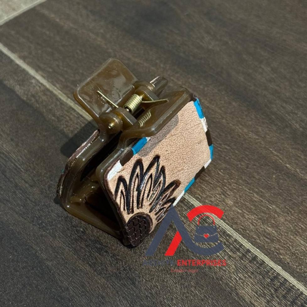 สีน้ำตาล