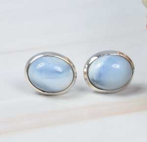 Forme ovale véritable bleu opale péruvienne pierre précieuse solide 925 en argent Sterling déclaration pierre de naissance boucles d'oreilles vendeur de bijoux fins - Product Image 1
