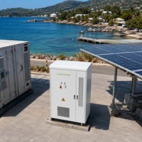 Système de stockage solaire commercial de haute qualité 200 kWh LiFePO4 IP65 hors réseau pour station de recharge de véhicules électriques