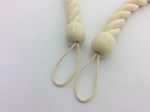 Coton. Une attache de corde naturelle de 1 ", 31 1/2" de long. Style rustique, finition nautique et minable, neutre pour chaque combinaison de couleurs - Product Image 4