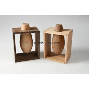 Salière et poivrière artisanales en corne avec des textures naturelles et des designs uniques pour une expérience culinaire rustique - Product Image 3
