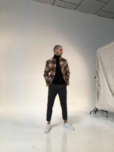 Venta al por mayor: Chaqueta casual de invierno fina con cuello redondo y botones para hombre, estilo streetwear con patchwork, cortavientos, para venta al por mayor en la UE. - Product Image 5