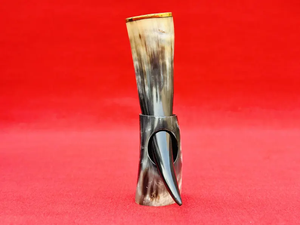 Cuerno vikingo para beber con soporte de cuero Seguro para alimentos Cuerno genuino Beber vikingo por Artesanías de media luna - Product Image 6