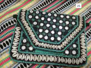 Pochette à main ethnique bohème tribale faite à la main avec des glands, brodée et perlée, pour les demoiselles d'honneur, vêtements de villégiature - Product Image 3